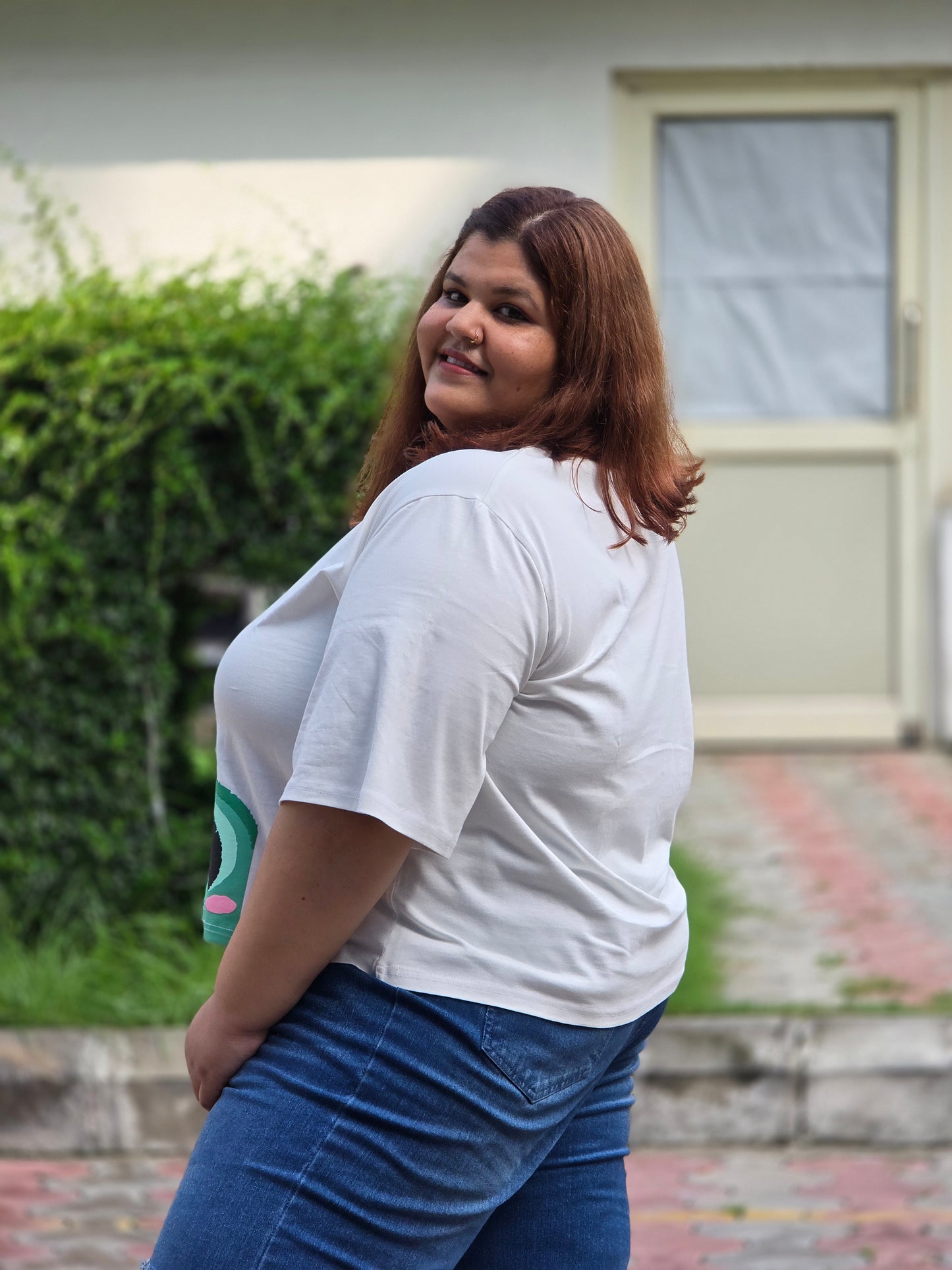 Plus size A-line 'Lovestruck Frog' T-shirt - Cropped length