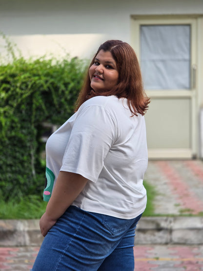 Plus size A-line 'Lovestruck Frog' T-shirt - Cropped length
