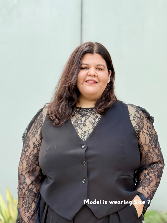 A premium vest designed for plus size women. Perfect for office / work wear. To fit bust sizes 2XL - 8XL i.e. bust sizes 46 inches to 60 inches.